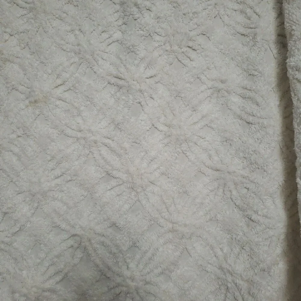 VTG Chenille Queen Size Bedspread White 100x88